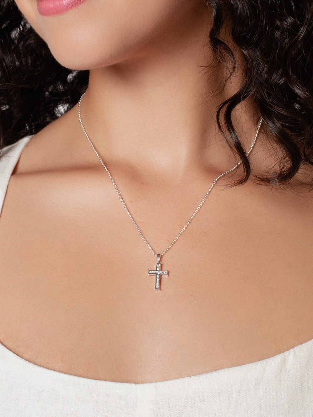 Luminous Cross Pendant Necklace | Rizen Jewelry